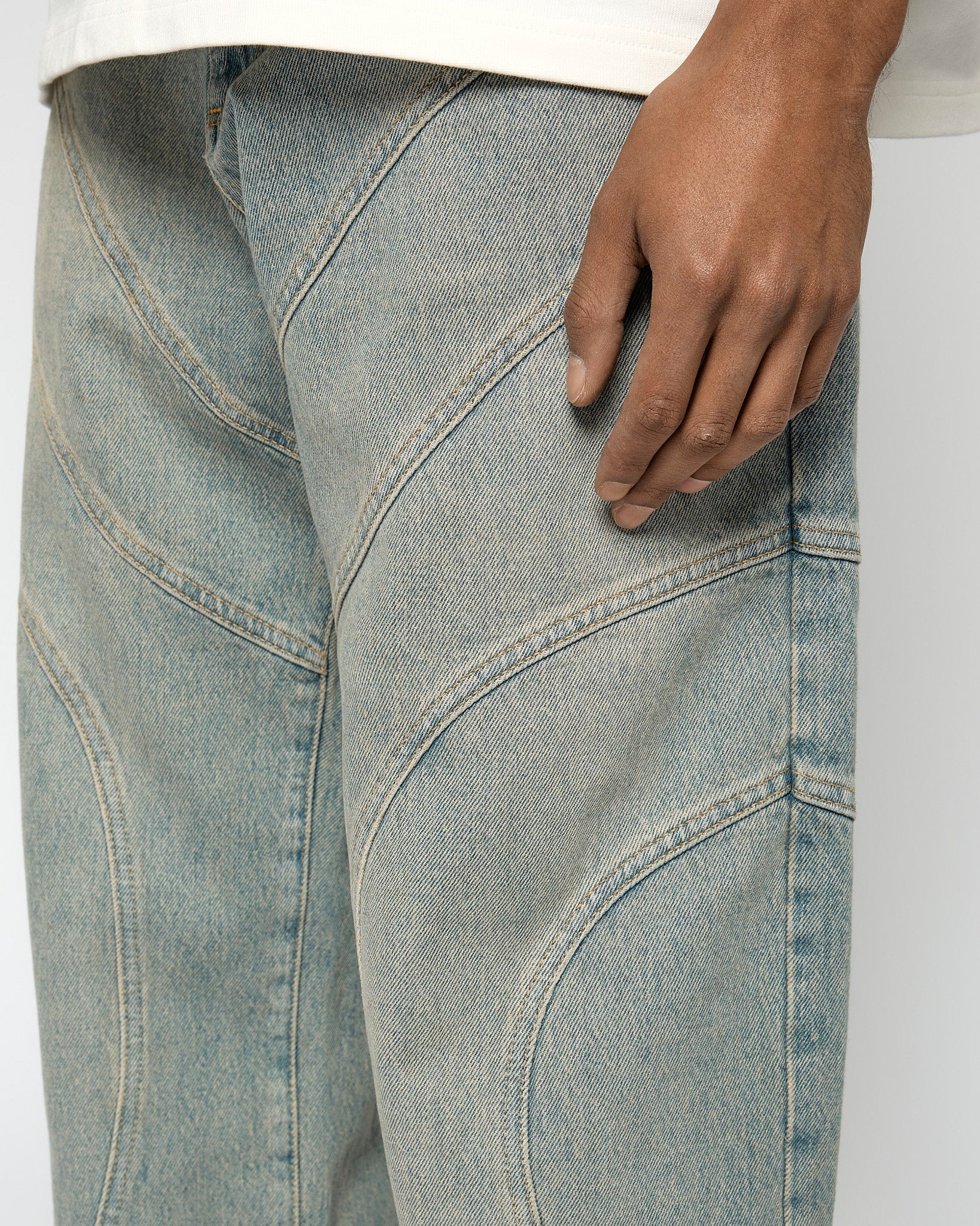 Dividing Seam Loose Denim