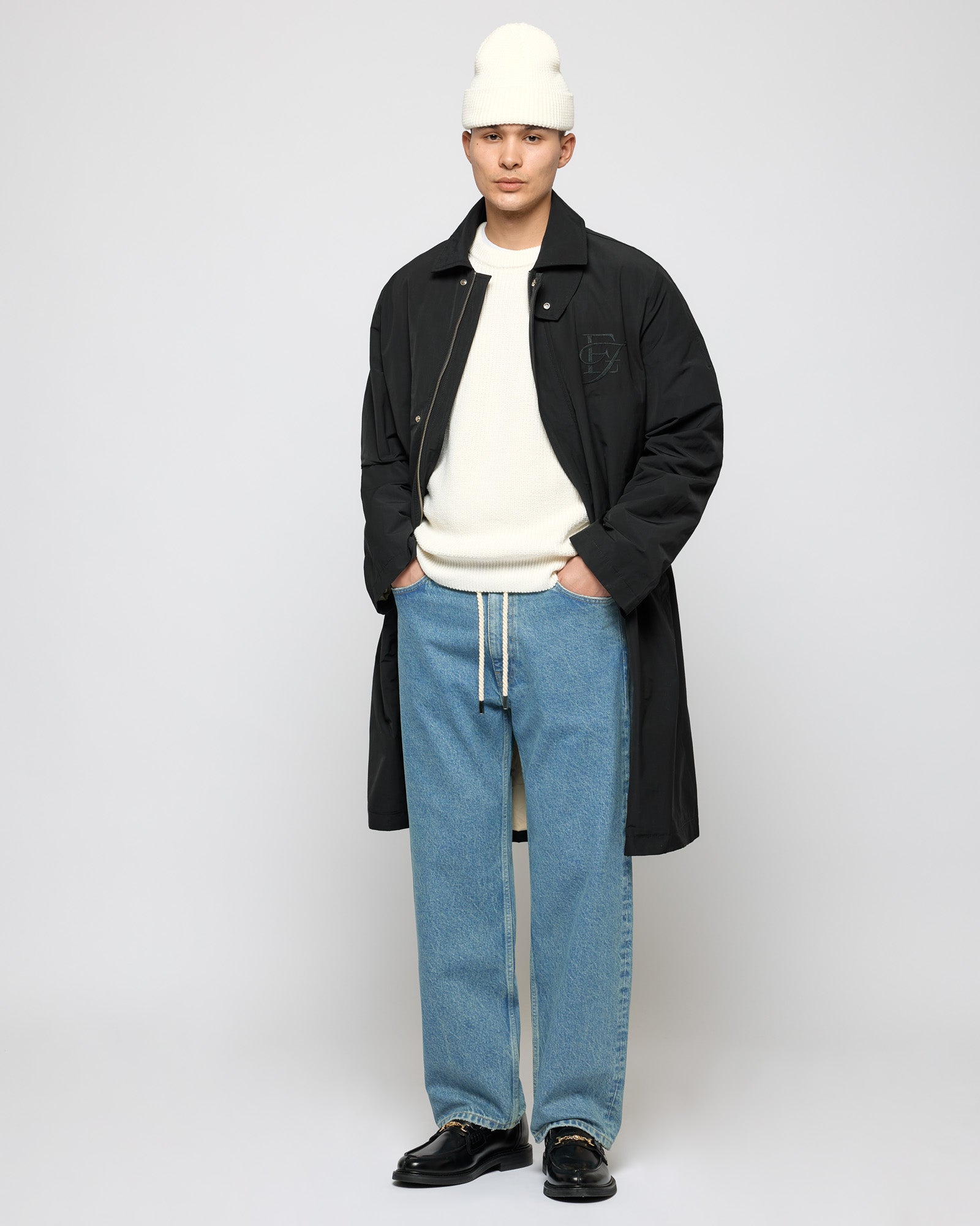 Distressed cropped straight denim