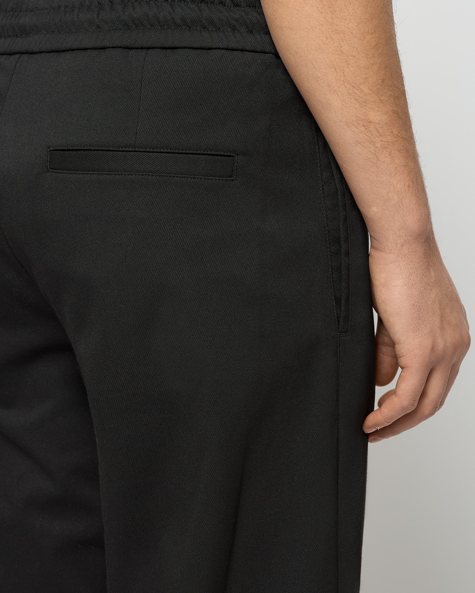 Regular tailored pants with elastic waistline